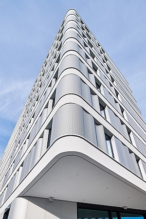 Berlin-Hampton-Hartmann-Eloxal-Fassade5.jpg